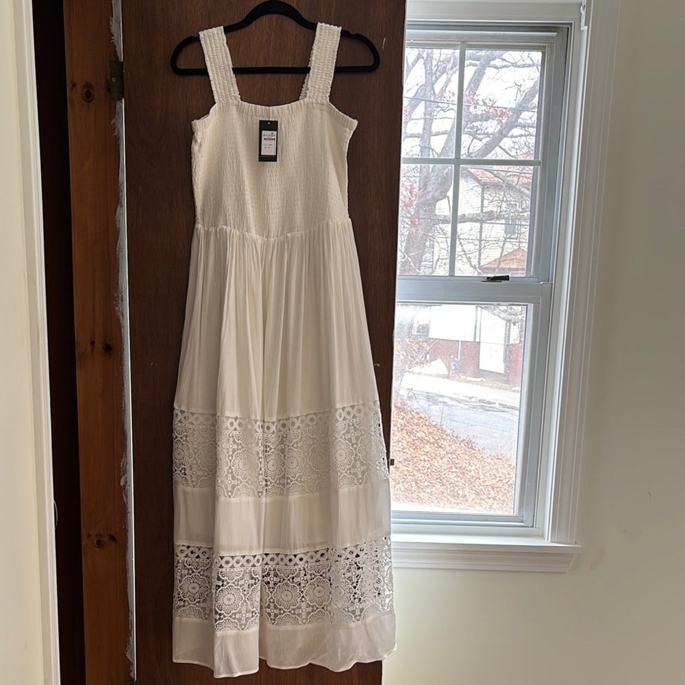 Elegant White Lace Maxi Dress
